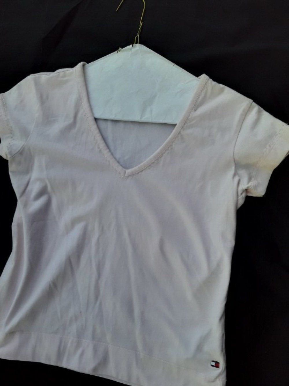 Y2K Tommy Hilfiger pale pink V-Neck Stretch Tee Shirt M Beaded detail baby tee